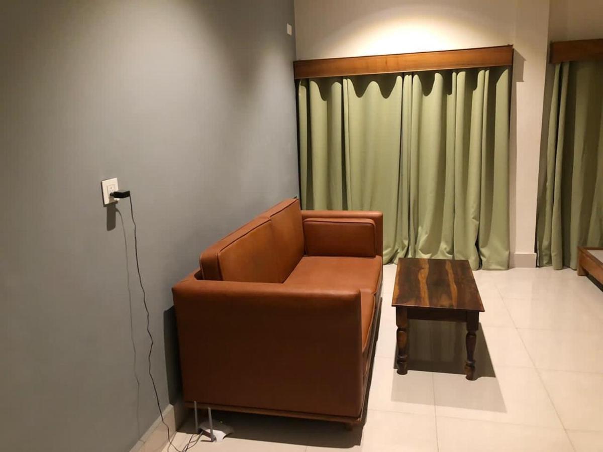 Dakini House Hotell Siliguri Exteriör bild